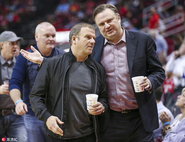 开云体育平台APP-NBA球员参与东方市场推广活动