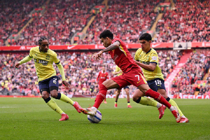 关于阿森纳客场胜出，英超争四希望再燃的信息