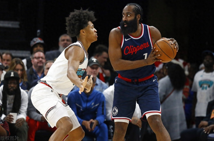 开云体育平台APP-籍籍无名球队逆袭，成功击败豪强队的简单介绍