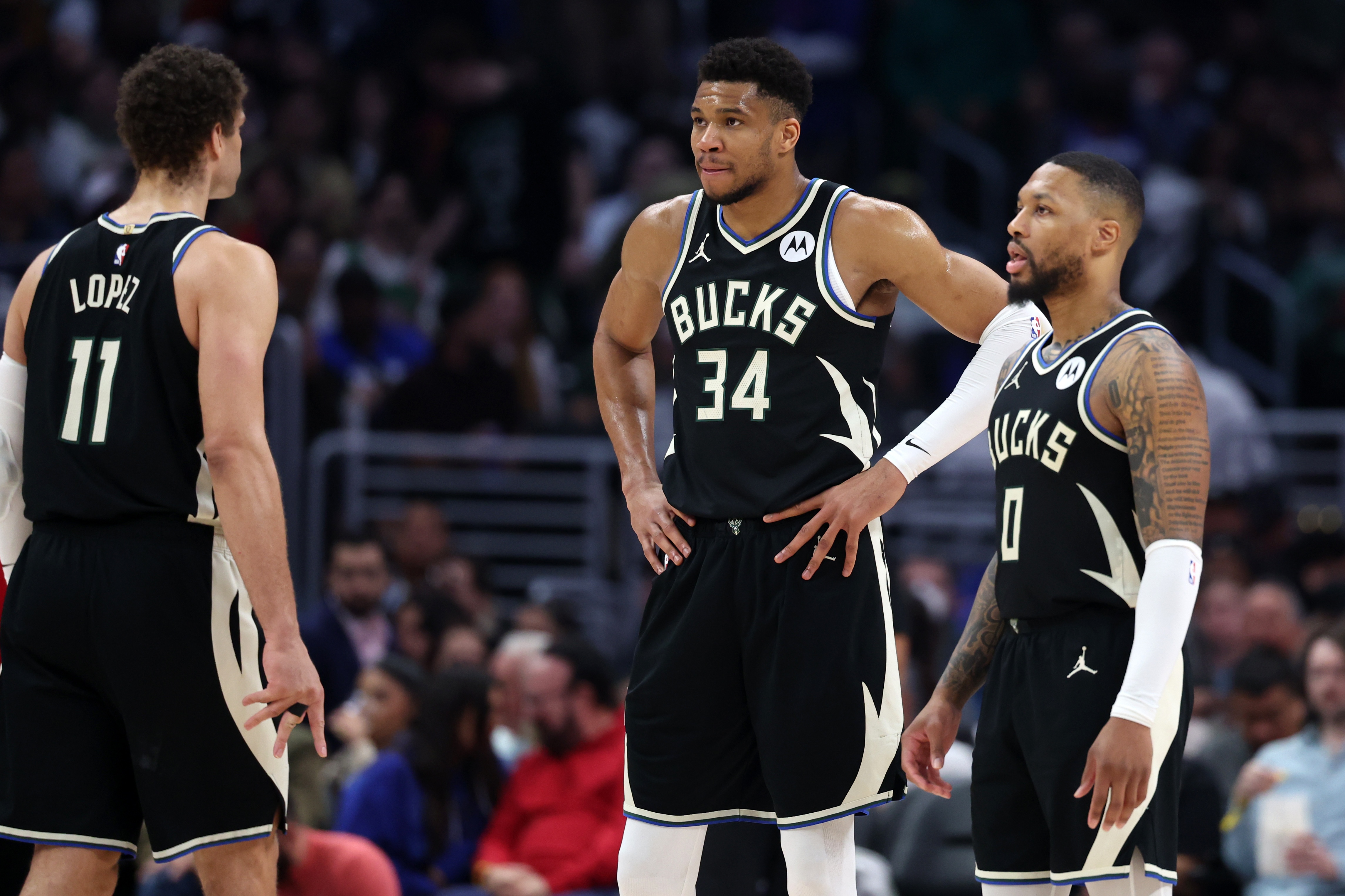 包含雄鹿胜篮网，字母哥全场双带队取胜的词条