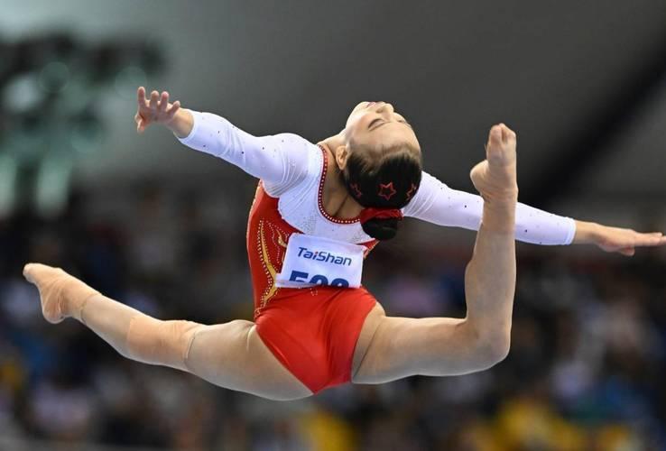 开云体育app-选手飘逸动作，赢得裁判青睐的简单介绍