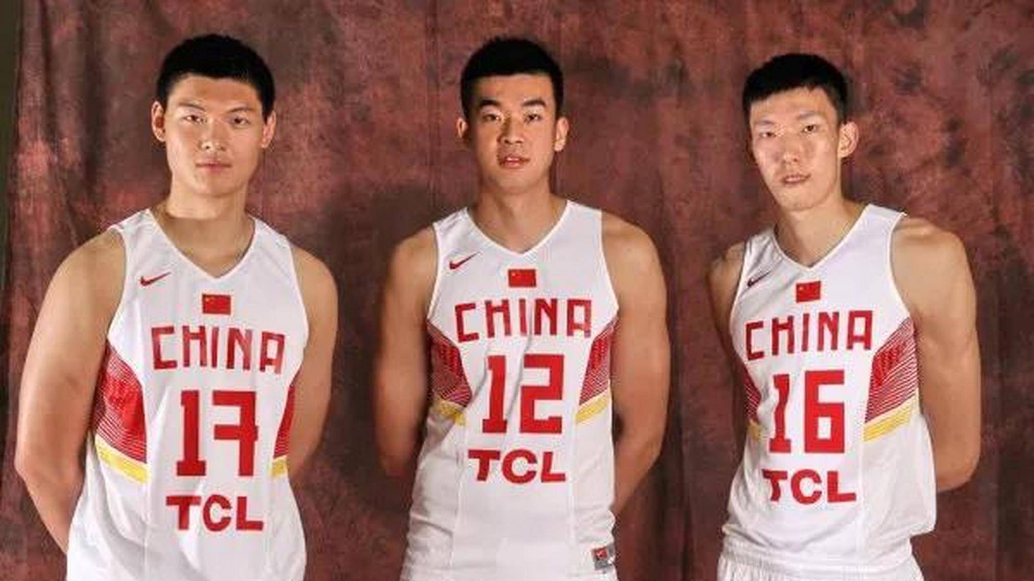 包含亚洲篮球赛季激情开打，争奇斗艳争夺冠军的词条