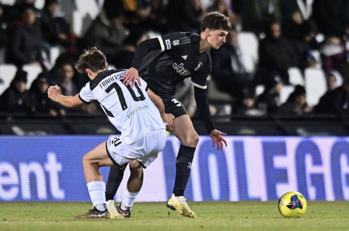 意大利国家队在比赛中展现出色表现