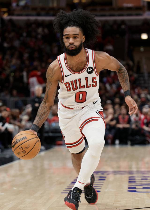 关于公牛队教练组织战术磨砺球队士气的信息