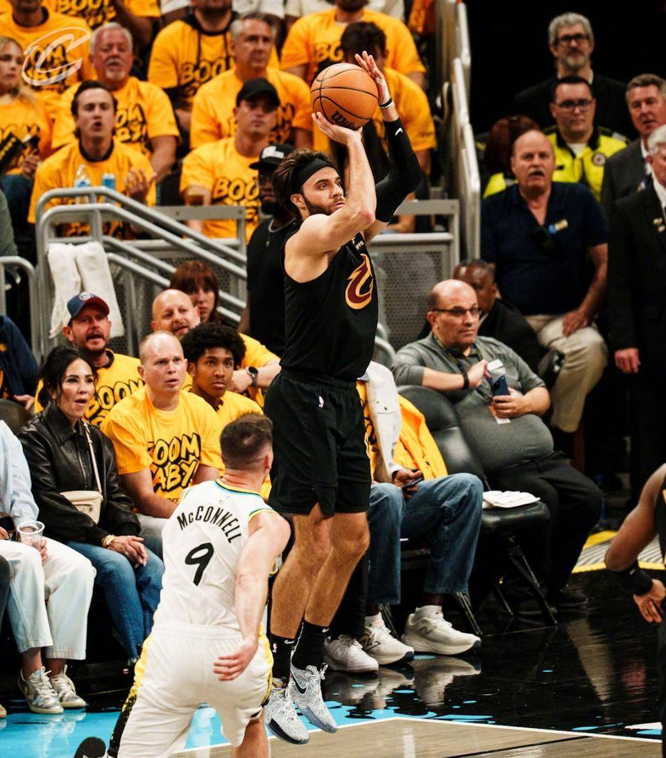 开云体育在线-骑士队训练心态积极，盼获胜的温暖的简单介绍