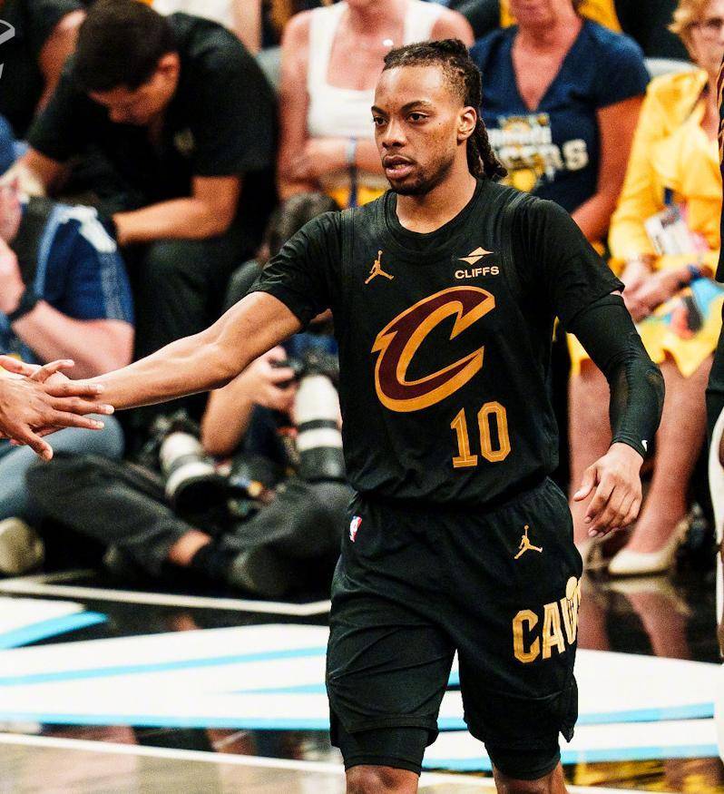 骑士队训练心态积极，盼获胜的温暖的简单介绍