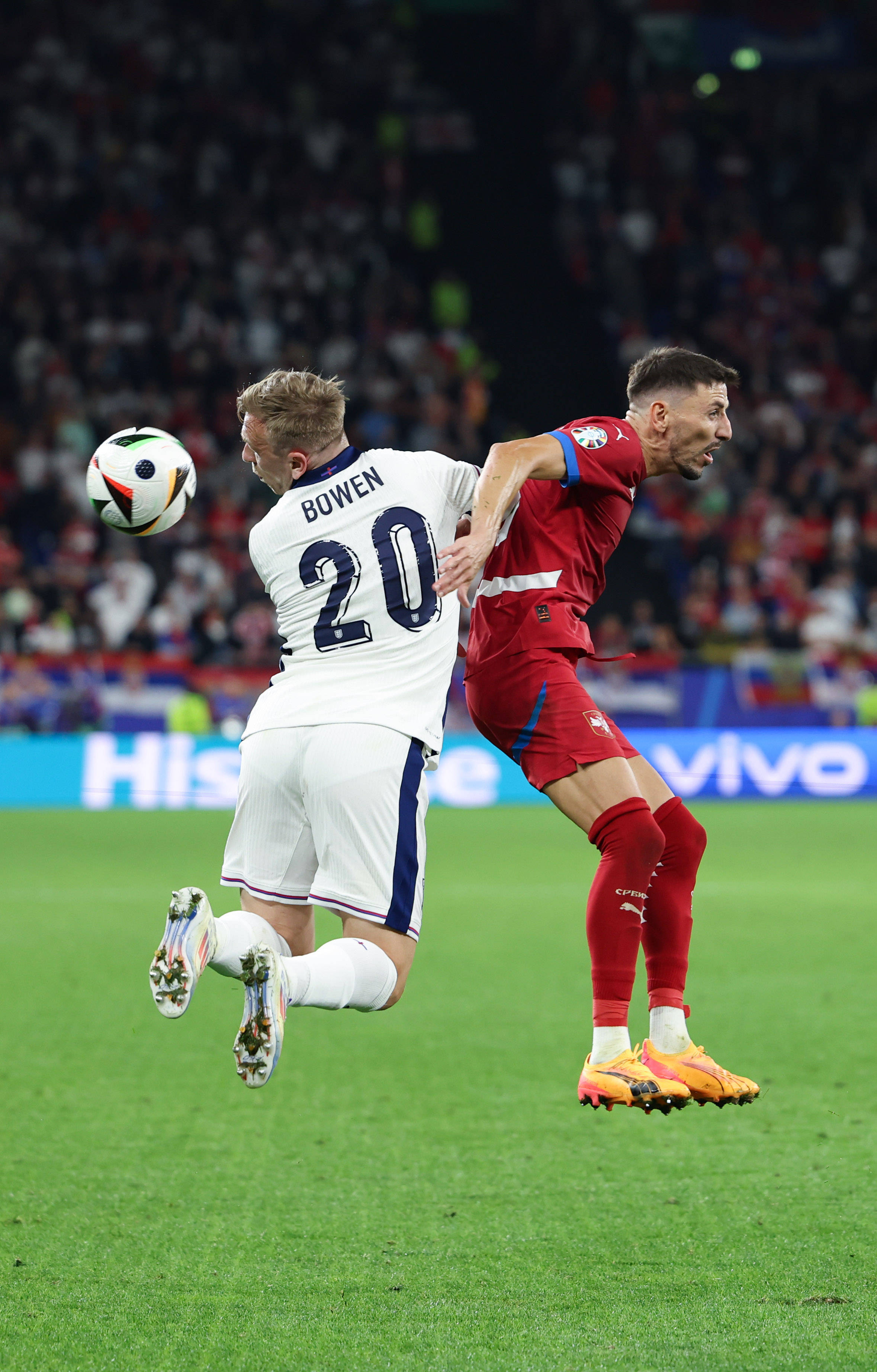 欧洲足球比赛高潮迭起，场面火爆的简单介绍