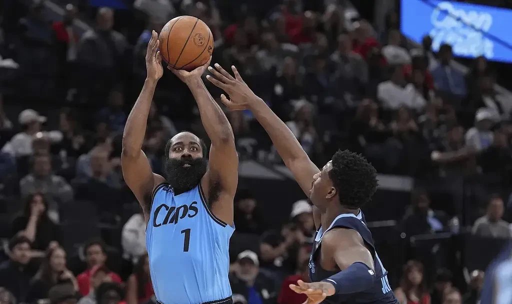 关于灰熊客场战胜骑士，球队战绩逐渐攀升的信息