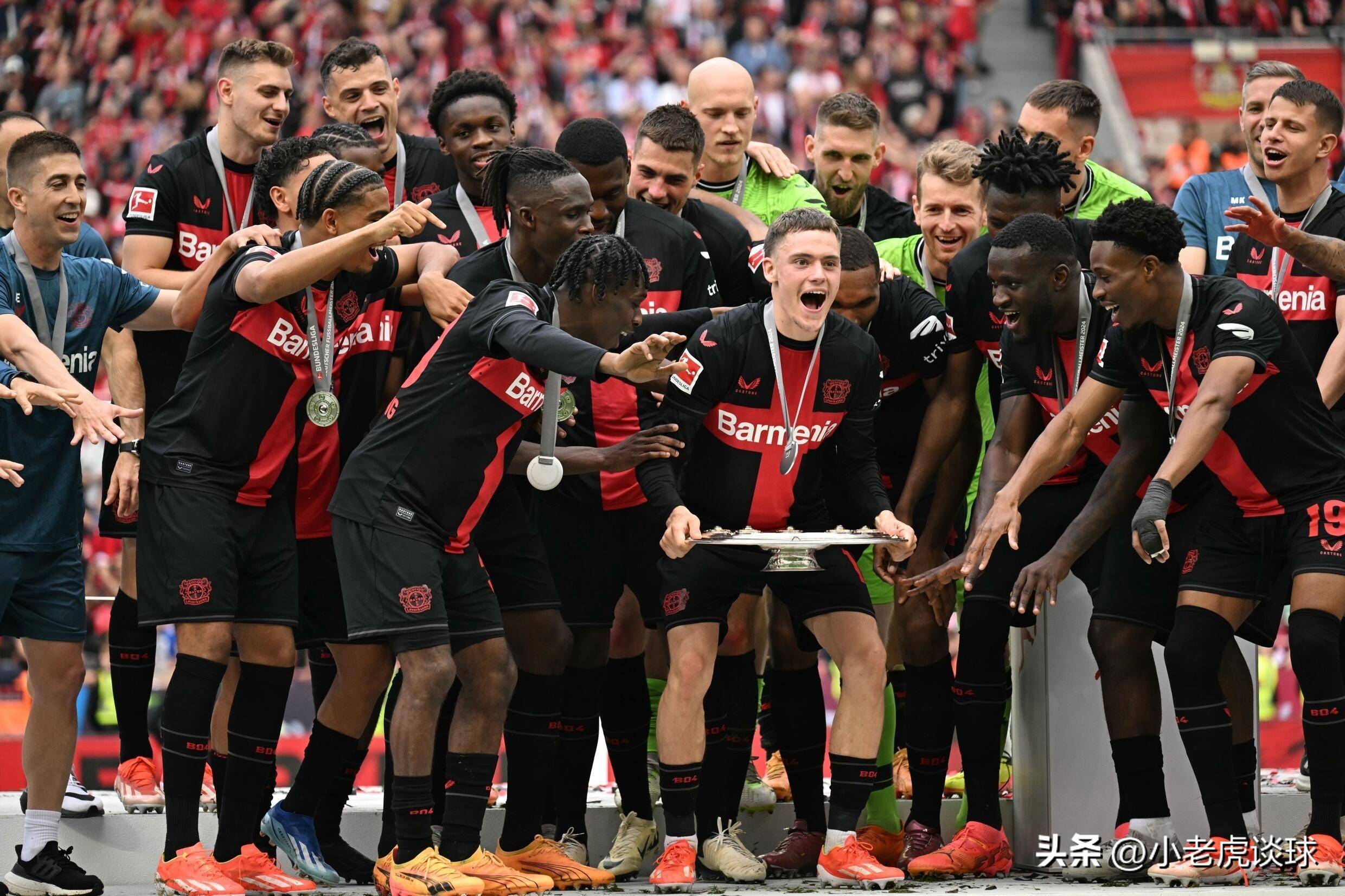 开云官网-拜仁慕尼黑惨败，利物浦携手晋级半决赛