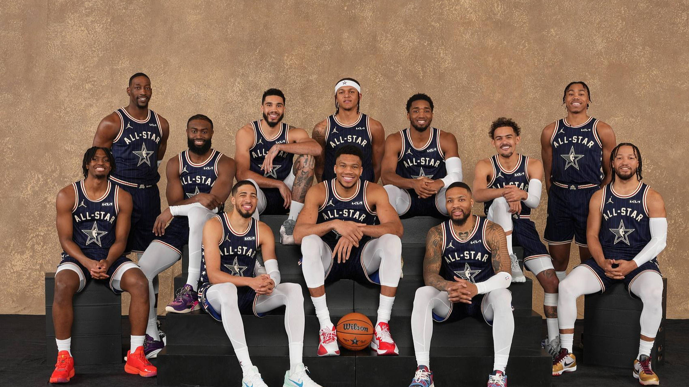 开云体育平台APP-全明星赛圆满落幕，明星球员齐聚篮球盛会的简单介绍