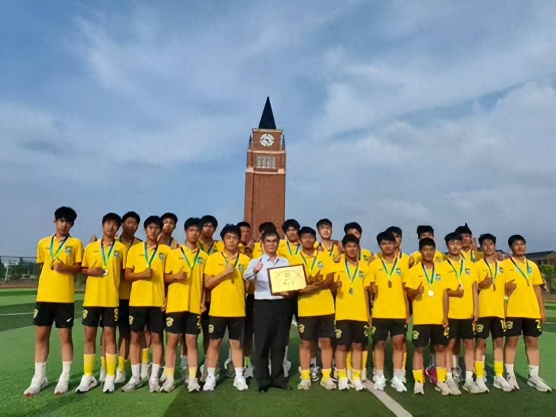 热门球队在比赛中展现出强大的实力和潜力