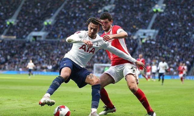 开云体育在线-佛罗伦萨惨淡表现，再度落败