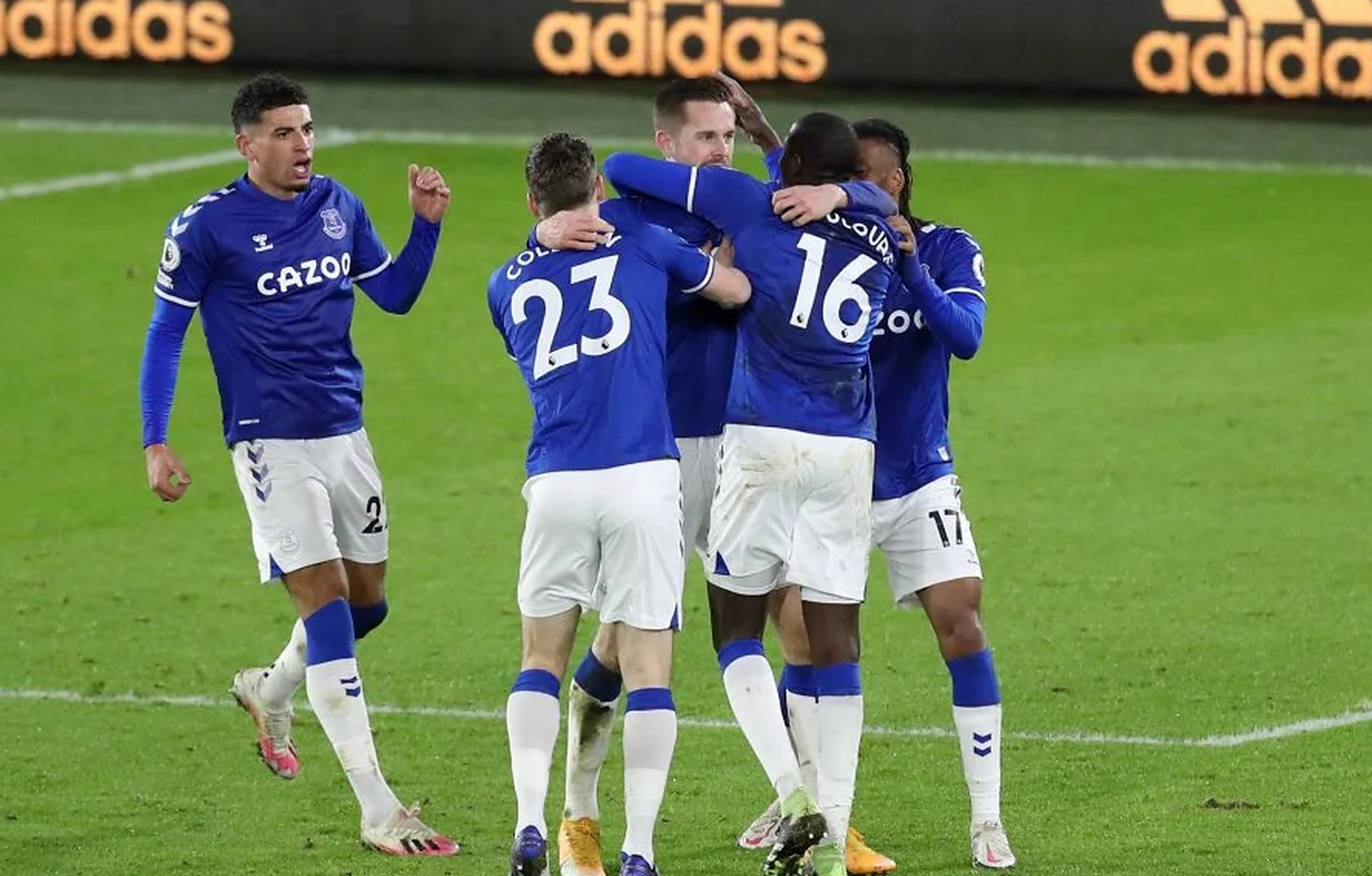 开云体育app-艾弗顿主场胜利，保住保级希望的简单介绍