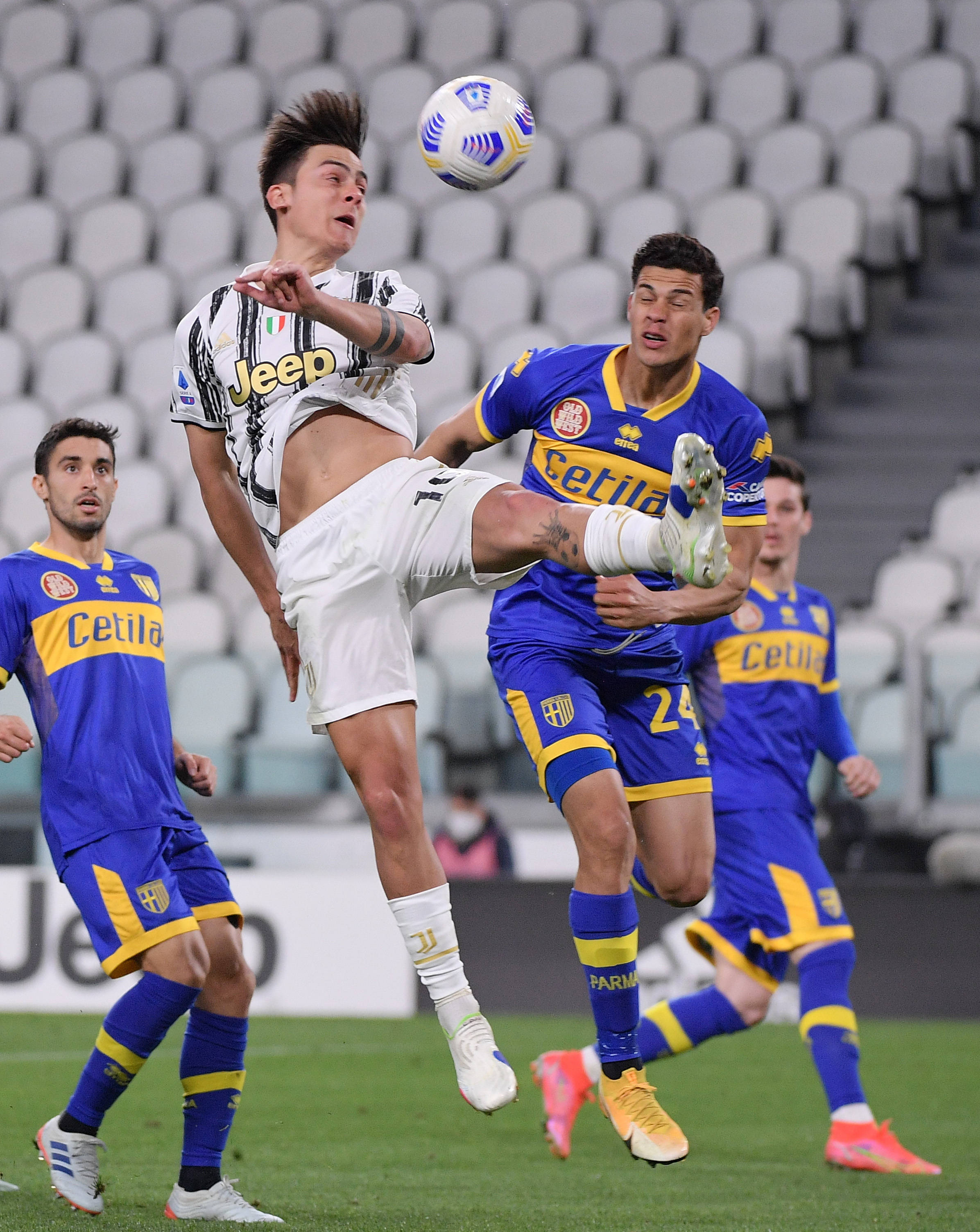 尤文图斯客场逼平帕尔马，梅西助攻莫拉塔得分