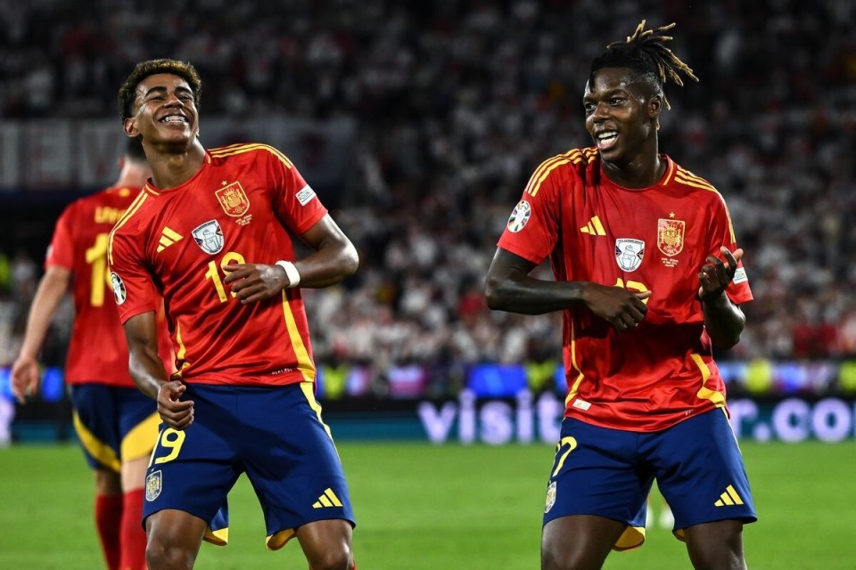 西班牙国家队在比赛中取得胜利