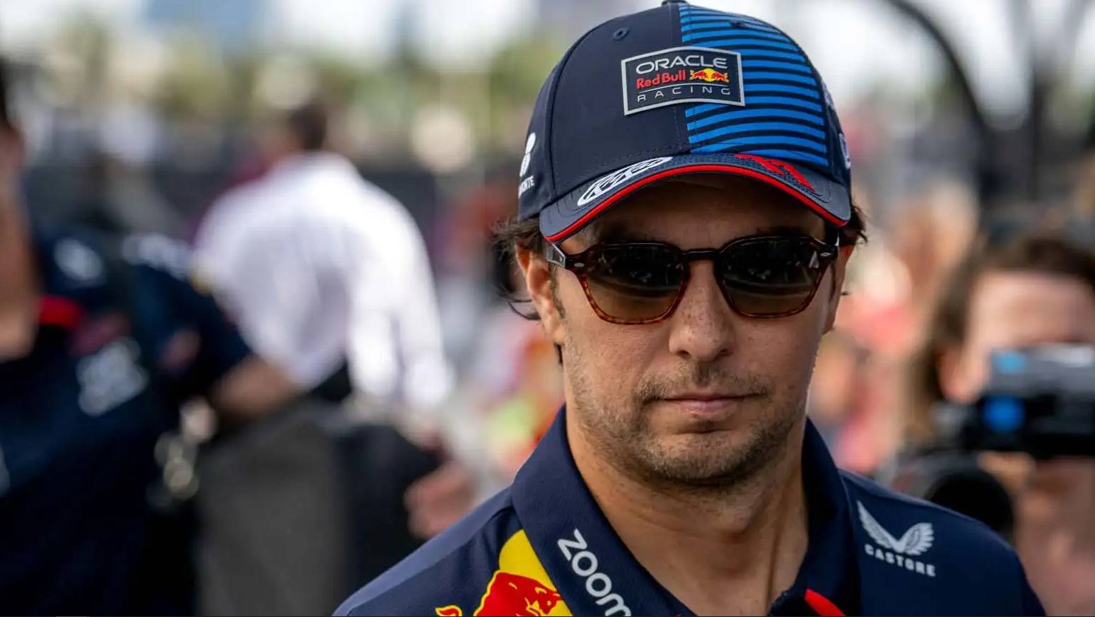 迈凯伦完胜红牛车队，佩雷兹惊艳四座