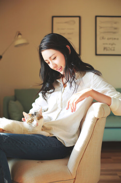 劳塔罗天神下凡！多特蒙德掀翻那不勒斯，年度焦点之战上演个人英雄主义史诗