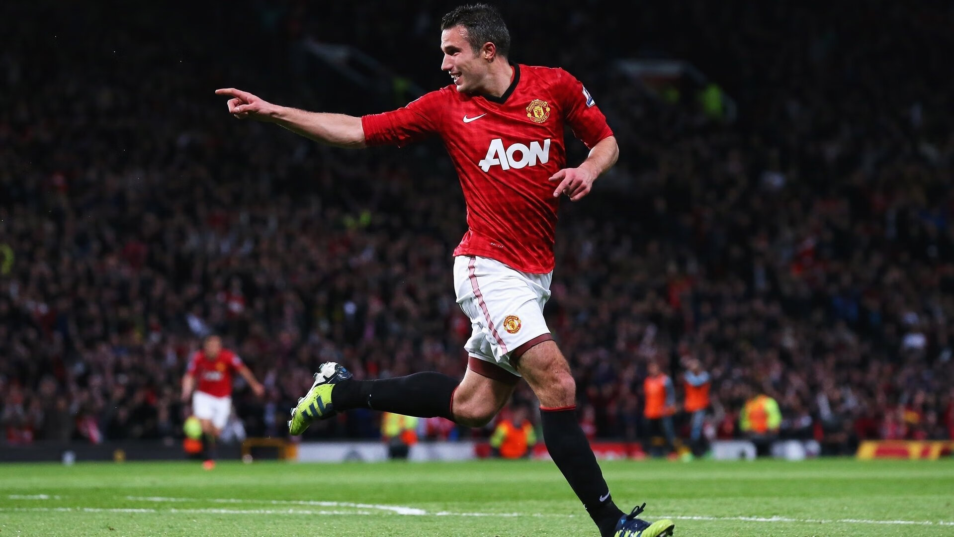 夜与火的轨迹,奥亚尔萨瓦尔在街道心脏刻下新的脉搏