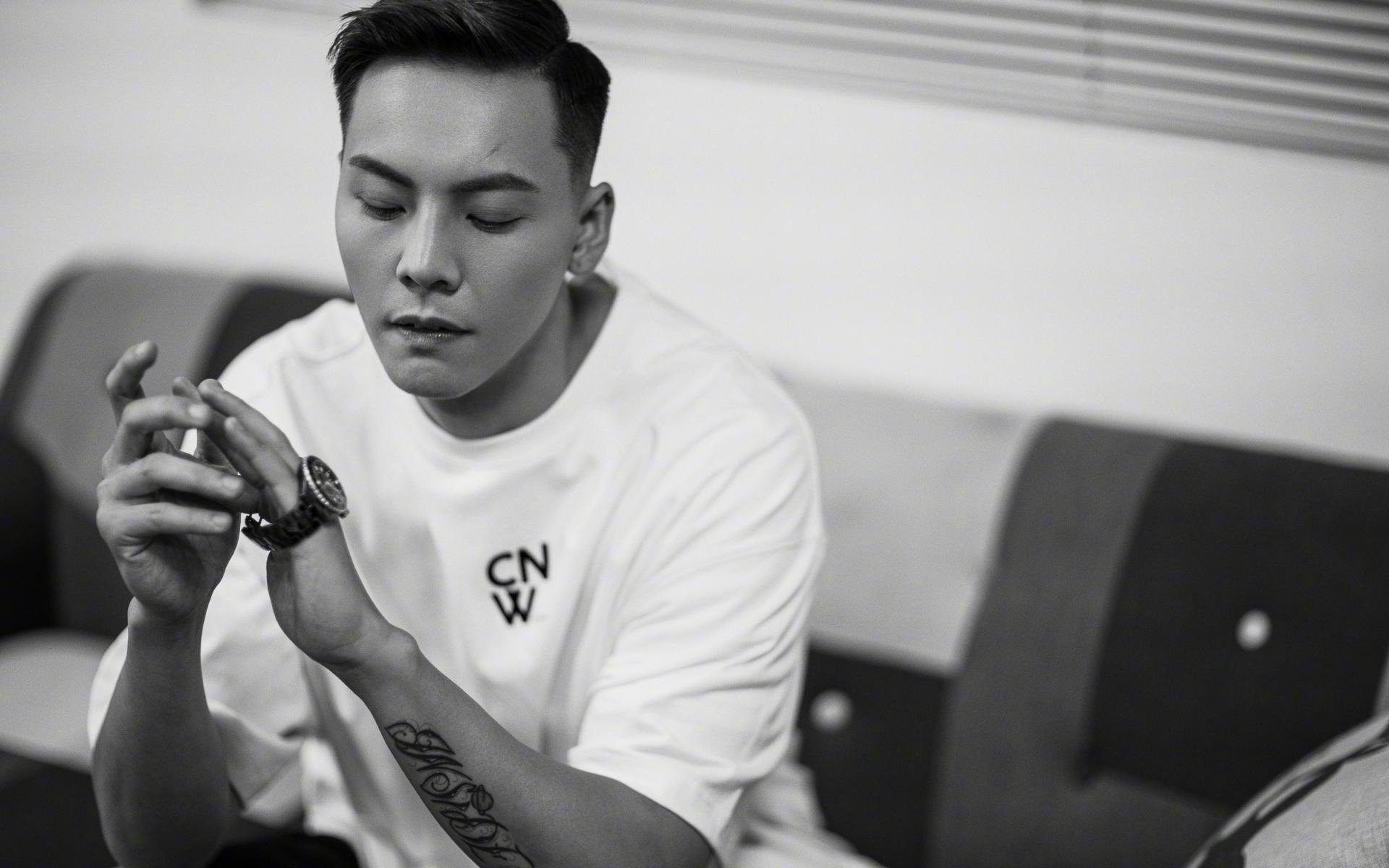 塔图姆压哨三分定乾坤!山西队绝境逆袭勇士创篮球交流佳话