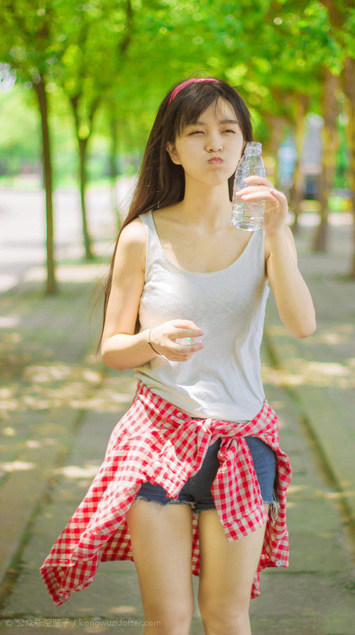 篮球世界的双重震撼，鹈鹕逆袭新疆，塔图姆总决赛称王