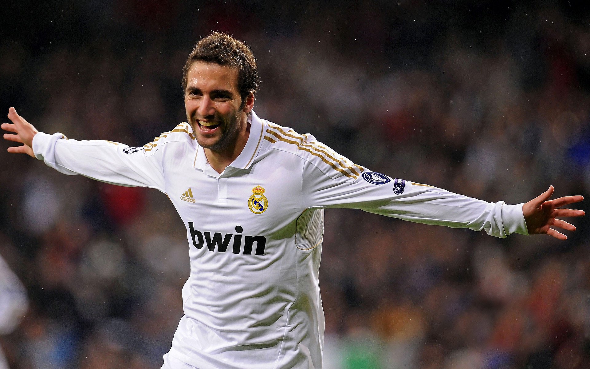 开云体育官网-非洲雄狮的觉醒与中场魔术师的加冕，足球史诗中的宿命轮转